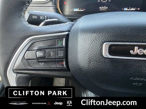 Used 2024 Jeep Grand Cherokee L Altitude AWD/4WD image 24