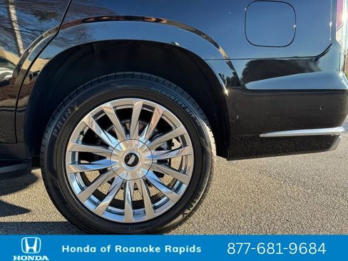 Used 2024 Cadillac Escalade Premium Luxury image 40