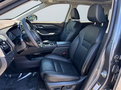 Used 2023 Nissan Rogue SL image 9