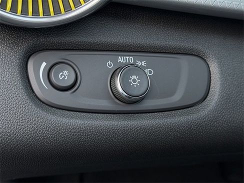 New 2026 Chevrolet Trax LT image 18