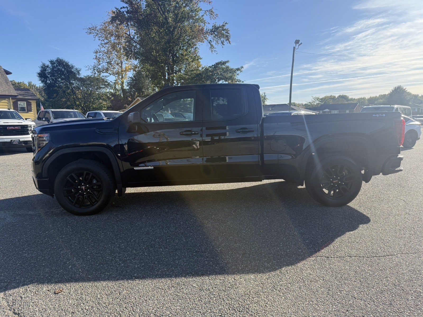 Used 2023 GMC Sierra 1500 Elevation AWD/4WD image 6