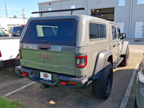 Used 2021 Jeep Gladiator Rubicon AWD/4WD image 4