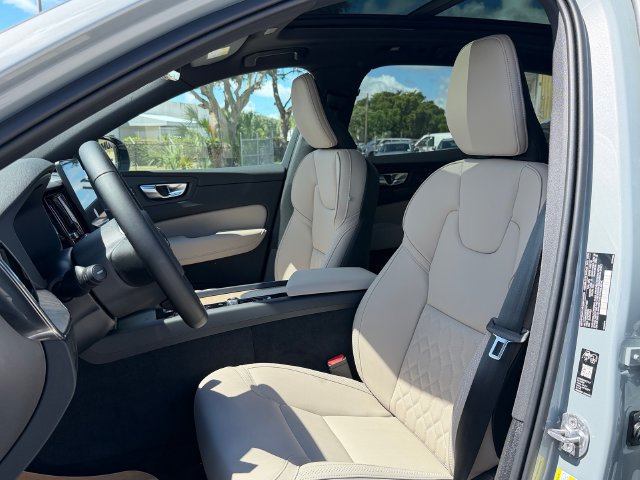 New 2027 Volvo XC90 B5 Core AWD/4WD image 9