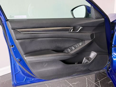 Used 2019 Honda Accord Sport image 7