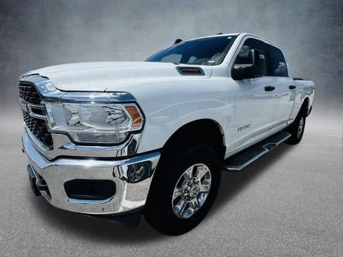 Used 2024 RAM 2500 Big Horn AWD/4WD image 2