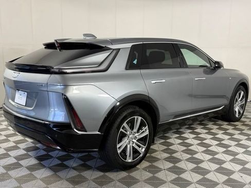 Used 2024 Cadillac Lyriq Tech RWD image 8