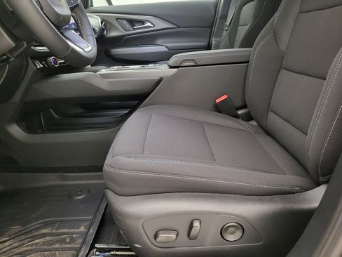 New 2026 Chevrolet Equinox EV LT image 2