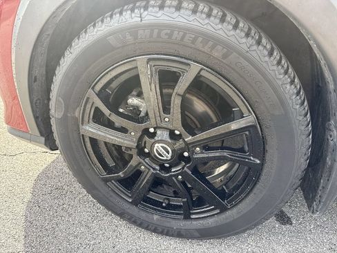 Used 2021 Nissan Kicks SR w/ Exterior Package FWD image 8