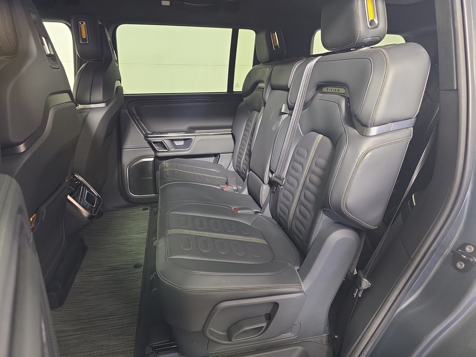 Used 2022 Rivian R1S Launch Edition Quad AWD/4WD image 21