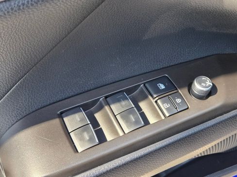 Used 2023 Toyota Camry XSE FWD image 13
