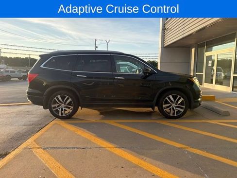 Used 2018 Honda Pilot Touring image 4