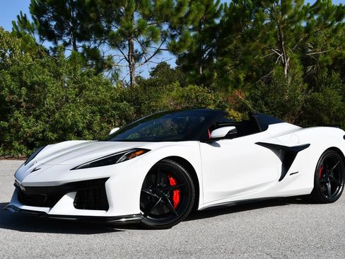 Used 2024 Chevrolet Corvette E-Ray Convertible w/ 3LZ AWD/4WD image 26