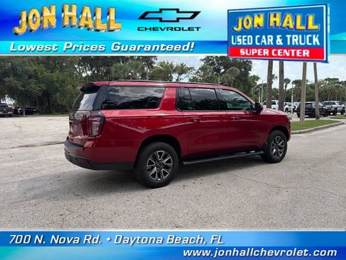 Used 2024 Chevrolet Suburban Z71 w/ Luxury Package AWD/4WD image 12