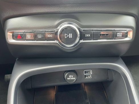 Used 2019 Volvo XC40 T5 Momentum AWD/4WD image 30