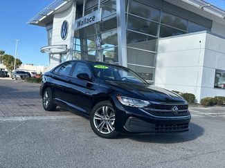 Used 2024 Volkswagen Jetta SE video 1