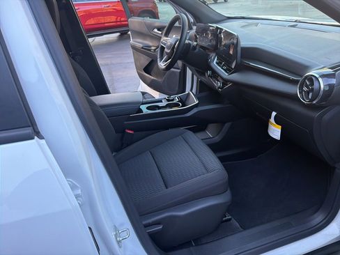 New 2026 Chevrolet Equinox LT image 13