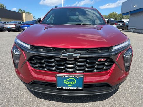 Certified 2024 Chevrolet Trax RS w/ Sunroof Package FWD image 3
