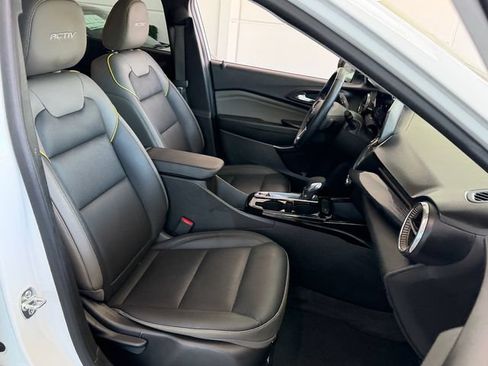 Used 2025 Chevrolet Trax ACTIV w/ Driver Confidence Package FWD image 19