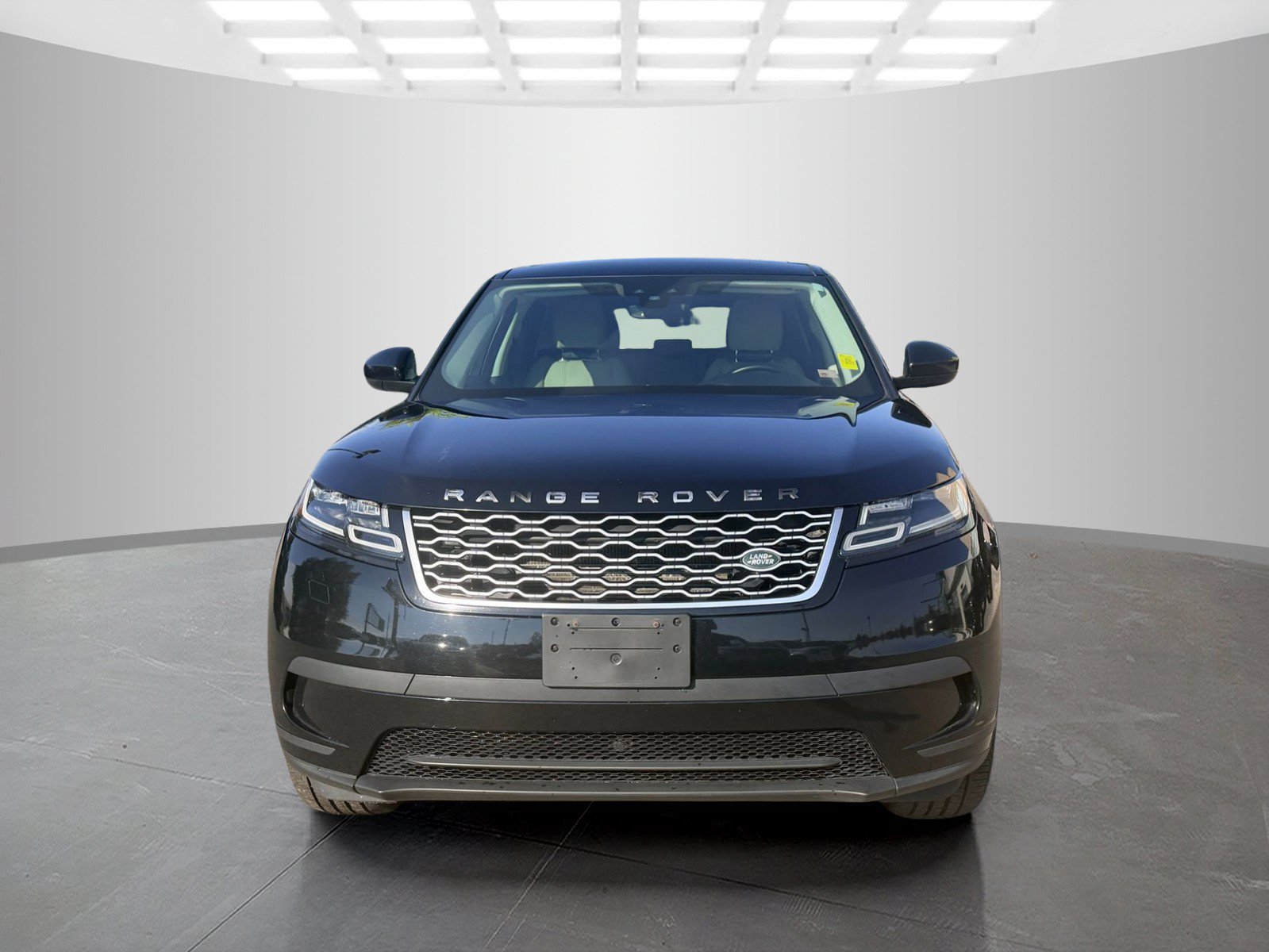 Used 2018 Land Rover Range Rover Velar S AWD/4WD image 2