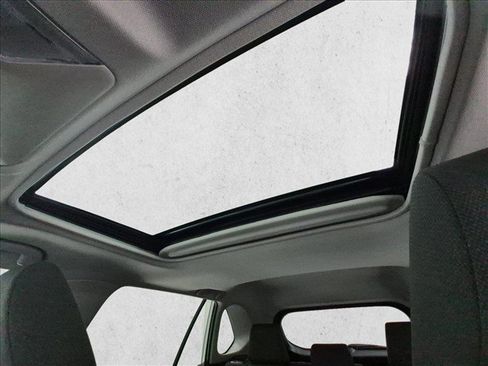 Used 2022 Toyota RAV4 XLE w/ Convenience Package FWD image 21