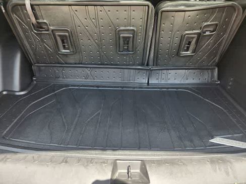 Used 2020 Chevrolet Traverse Premier w/ LPO, Floor Liner Package FWD image 21