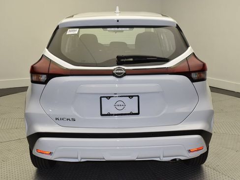 Certified 2025 Nissan Kicks Play S FWD image 6