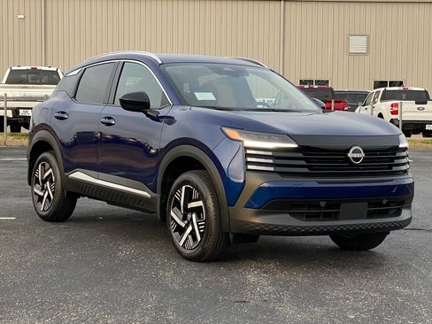 New 2026 Nissan Kicks SV image 2