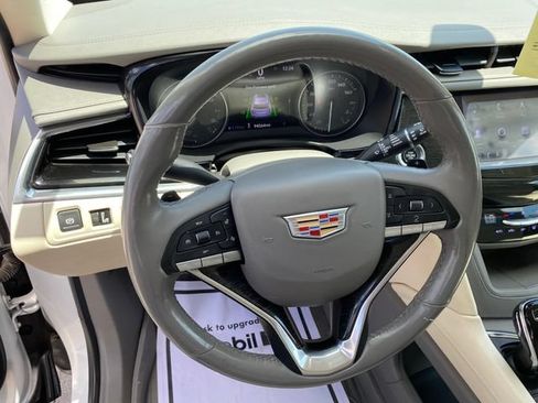 Used 2020 Cadillac XT6 Premium Luxury FWD image 11