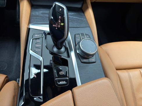 Used 2021 BMW 540i xDrive w/ M Sport Package image 24