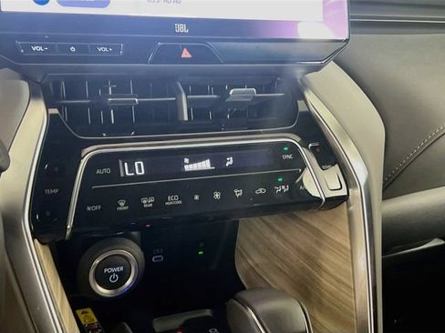 Used 2023 Toyota Venza Limited AWD/4WD image 14