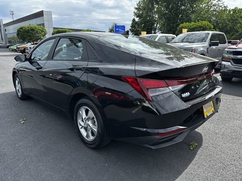 Used 2023 Hyundai Elantra SE FWD image 7