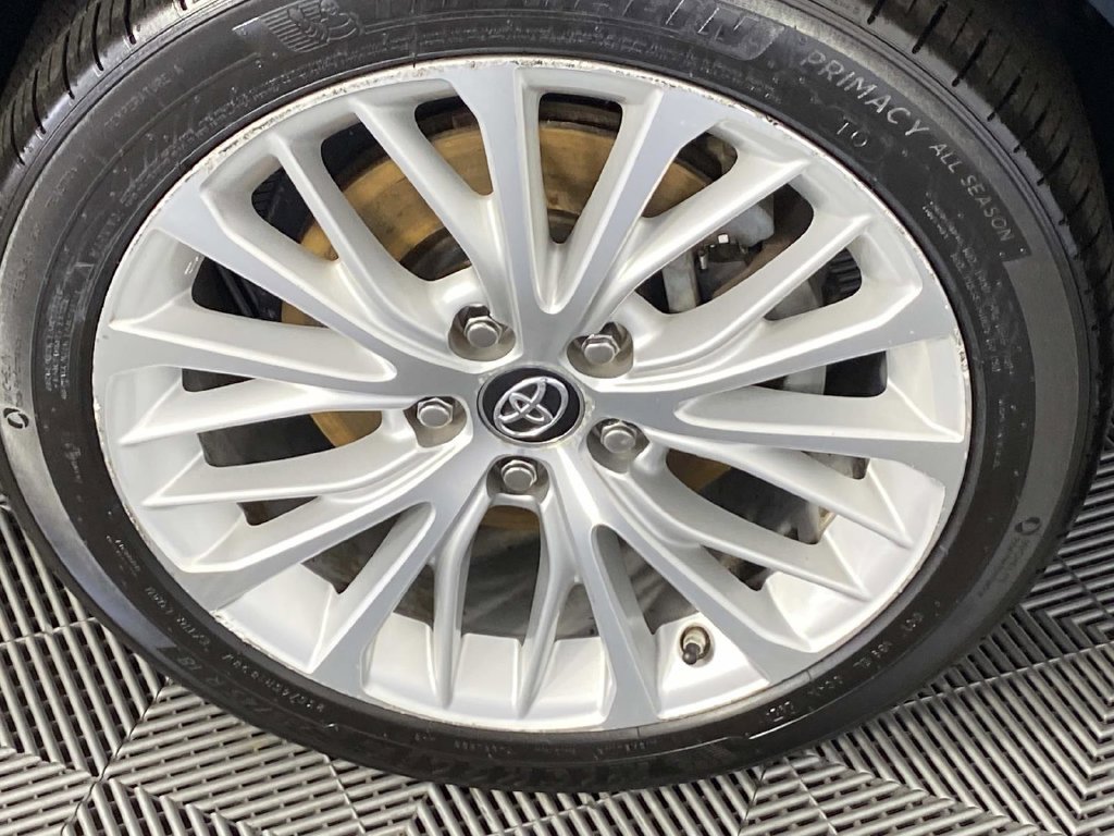 Used 2018 Toyota Camry XLE FWD image 29
