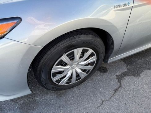 Used 2020 Toyota Camry LE image 8