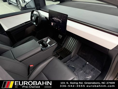 Used 2024 Tesla Cybertruck AWD Crew Cab image 19