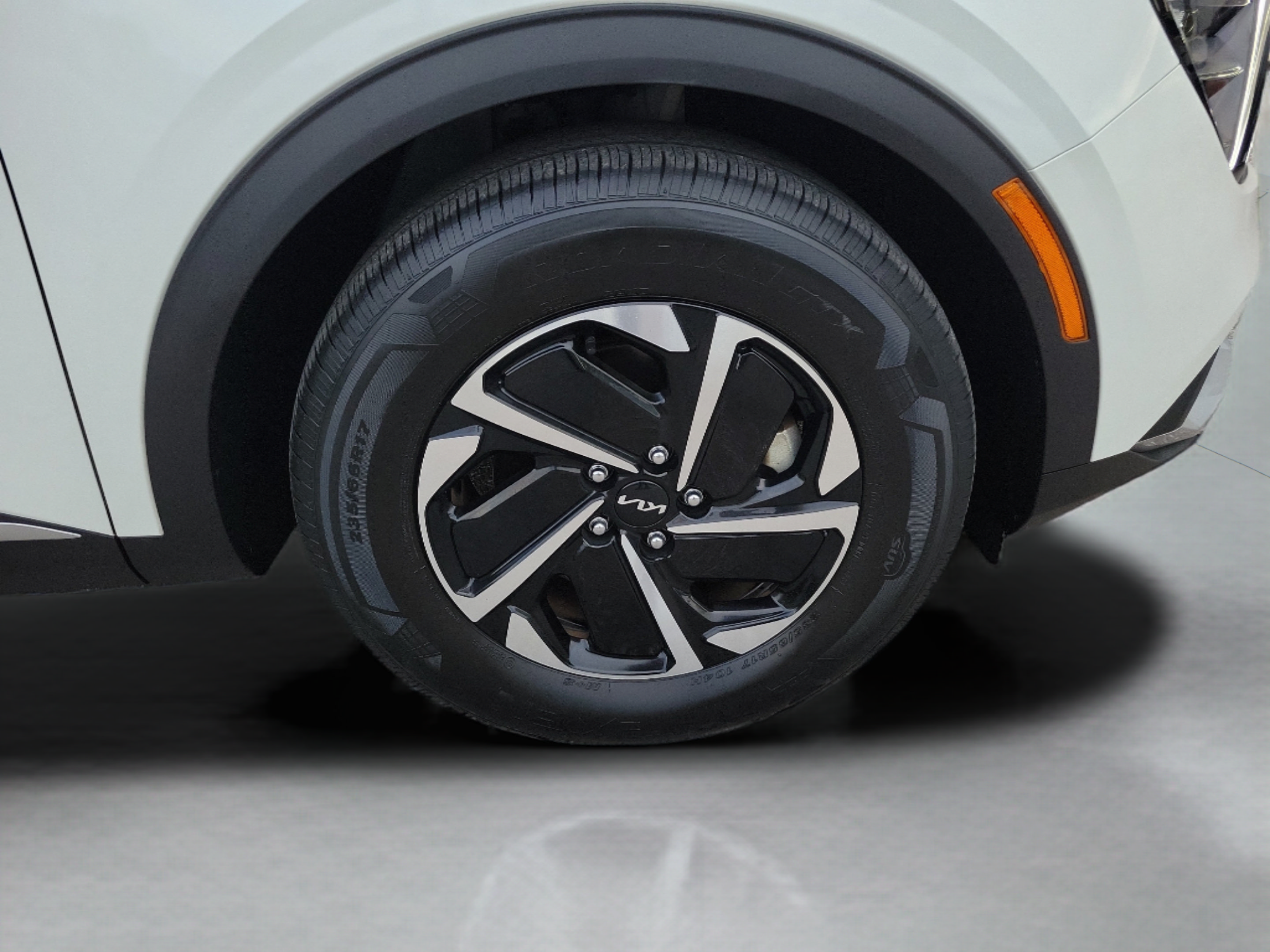 Certified 2023 Kia Sportage LX FWD image 6