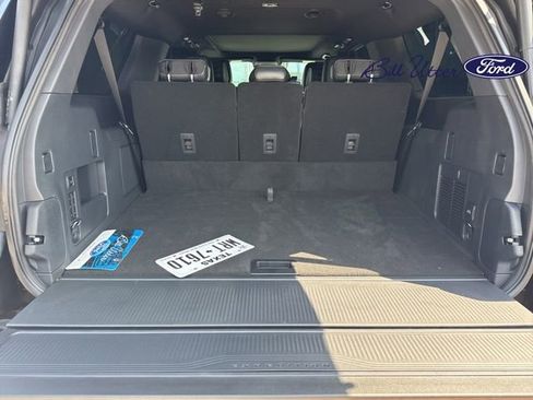 Used 2026 Ford Expedition Max Platinum w/ Stealth Appearance Package image 5