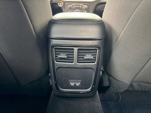 Used 2022 Dodge Charger SXT w/ Blacktop Package RWD image 31