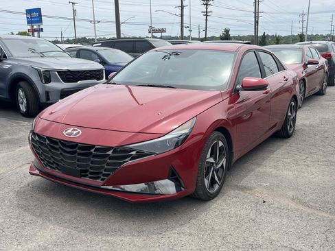 Used 2022 Hyundai Elantra Limited FWD image 3
