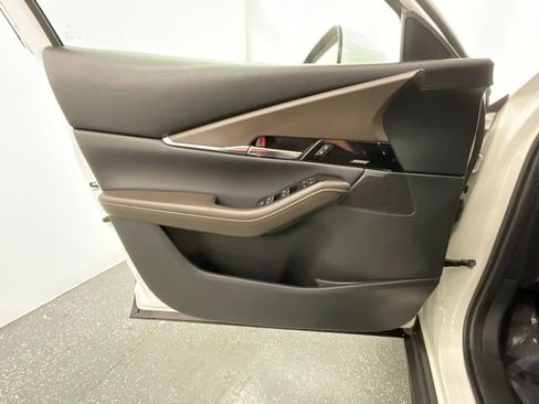 Used 2024 MAZDA CX-30 AWD 2.5 S w/ Premium Package image 9