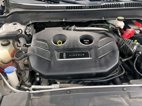 Used 2019 Lincoln MKZ Premiere FWD image 9
