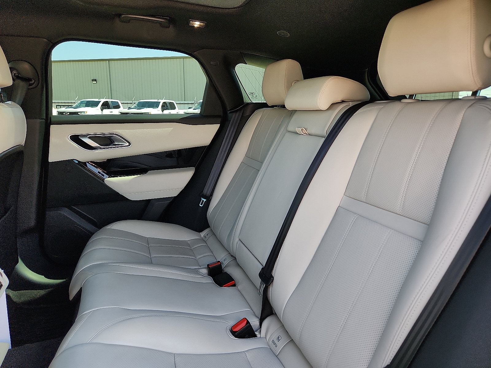Used 2023 Land Rover Range Rover Velar R-Dynamic S AWD/4WD image 9