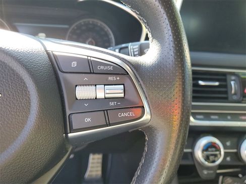 Used 2021 Genesis G70 2.0T Sport image 21