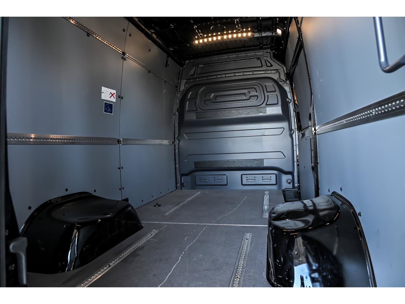 Used 2025 Mercedes-Benz Sprinter 3500 image 5