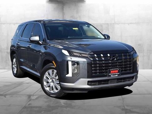 Used 2024 Hyundai Palisade SE image 2
