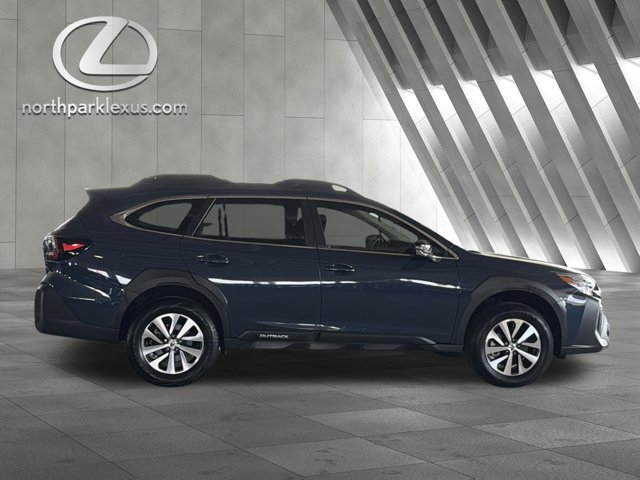 Used 2025 Subaru Outback Premium AWD/4WD image 4