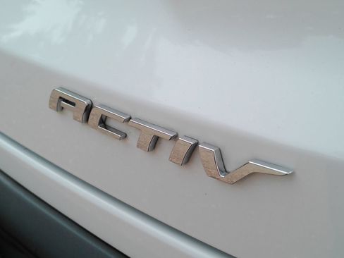 Certified 2025 Chevrolet Trax ACTIV w/ Driver Confidence Package FWD image 31