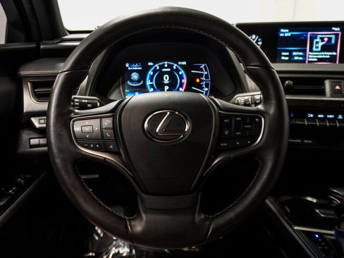 Used 2020 Lexus UX 200 image 13