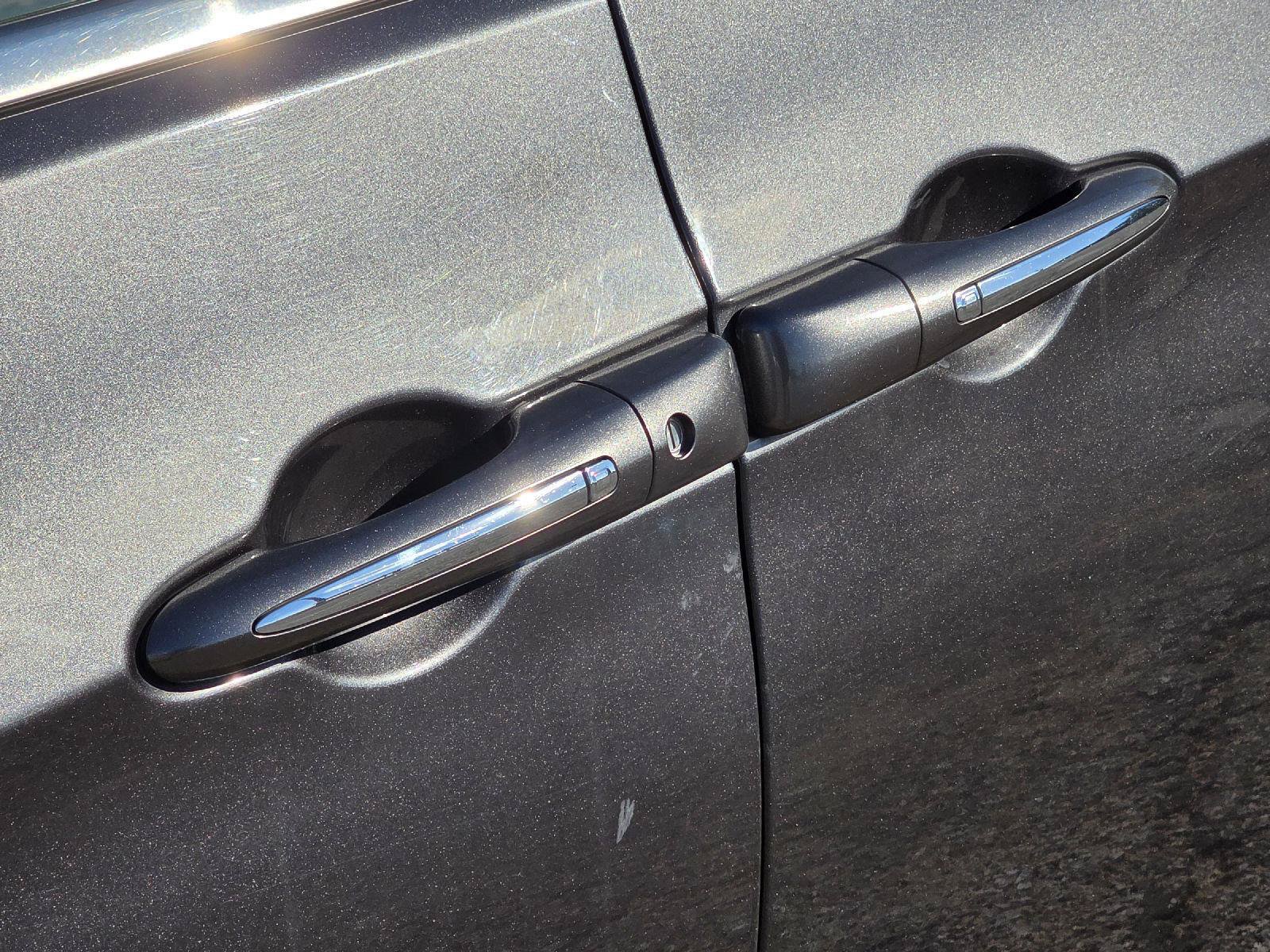 Used 2021 Chrysler Pacifica Touring-L FWD image 37