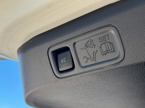 Used 2023 Ford Expedition Limited AWD/4WD image 24