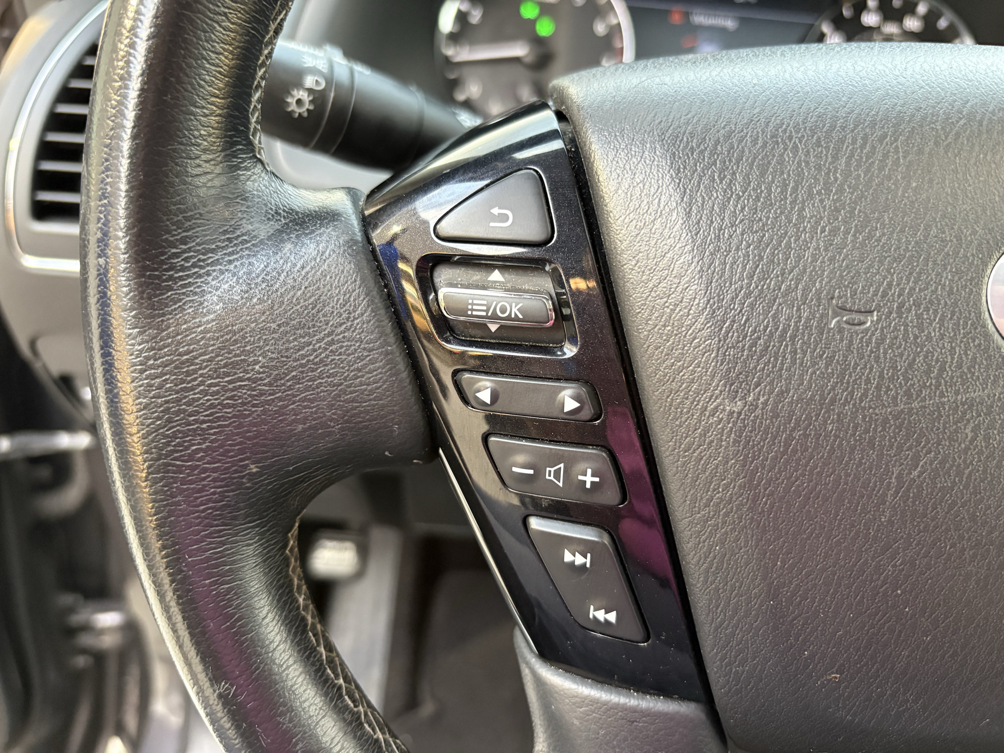 Used 2022 INFINITI QX80 Luxe RWD image 12